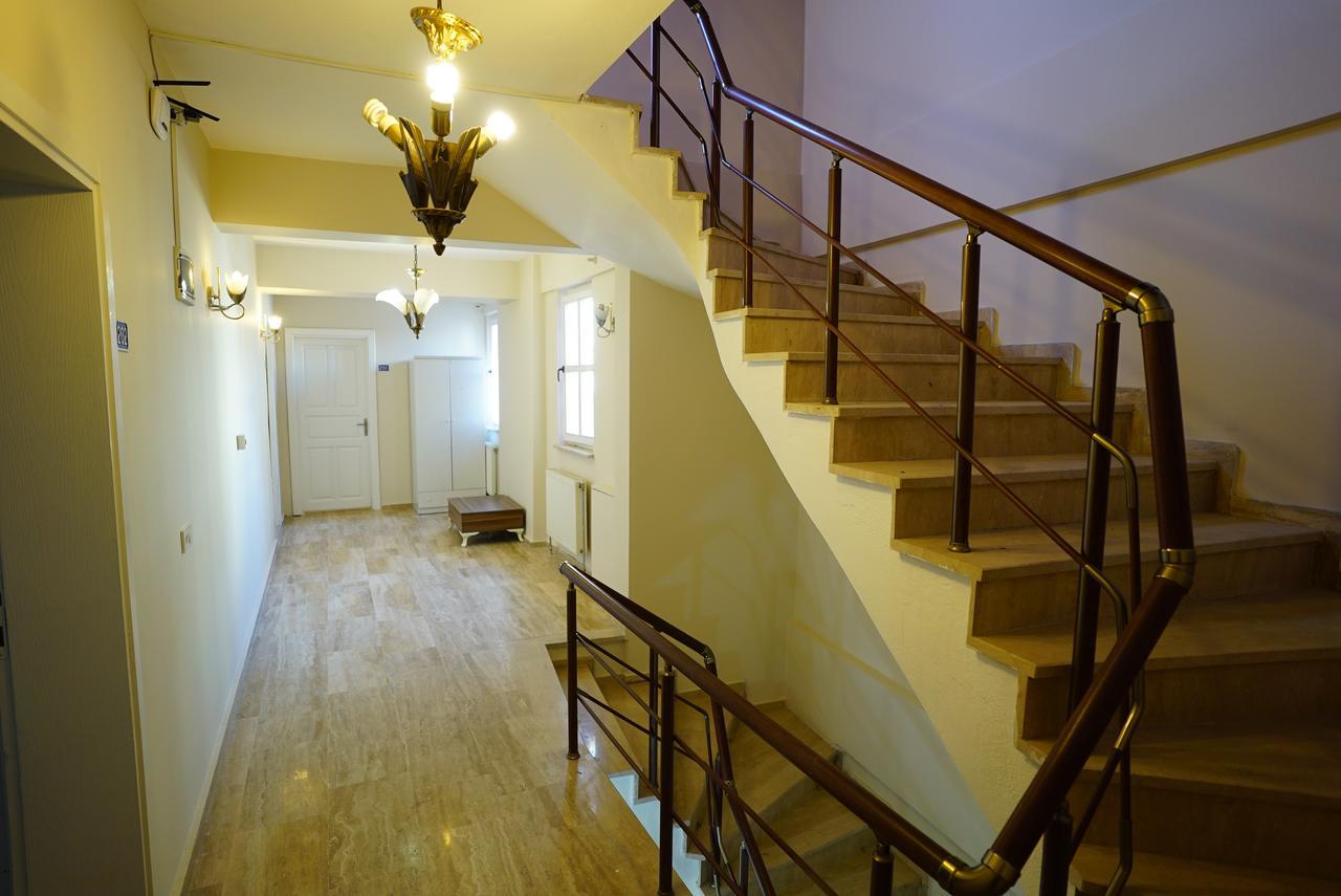 Lafontaine Konak Otel Мудания Екстериор снимка