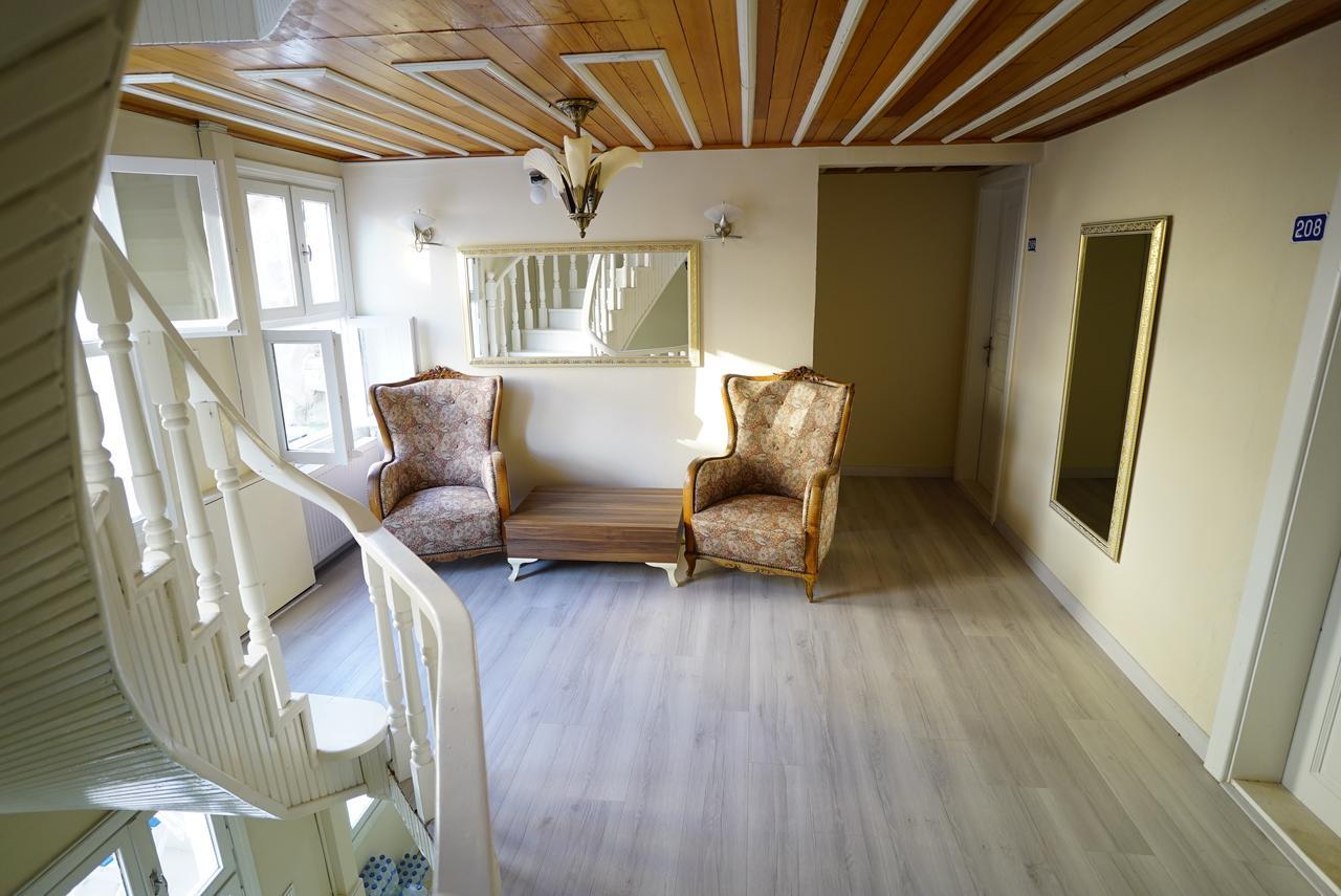 Lafontaine Konak Otel Мудания Екстериор снимка