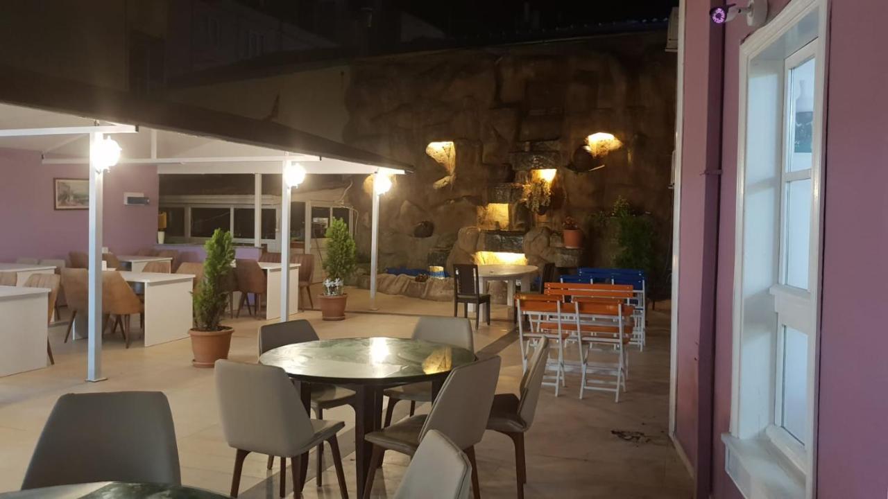 Lafontaine Konak Otel Мудания Екстериор снимка