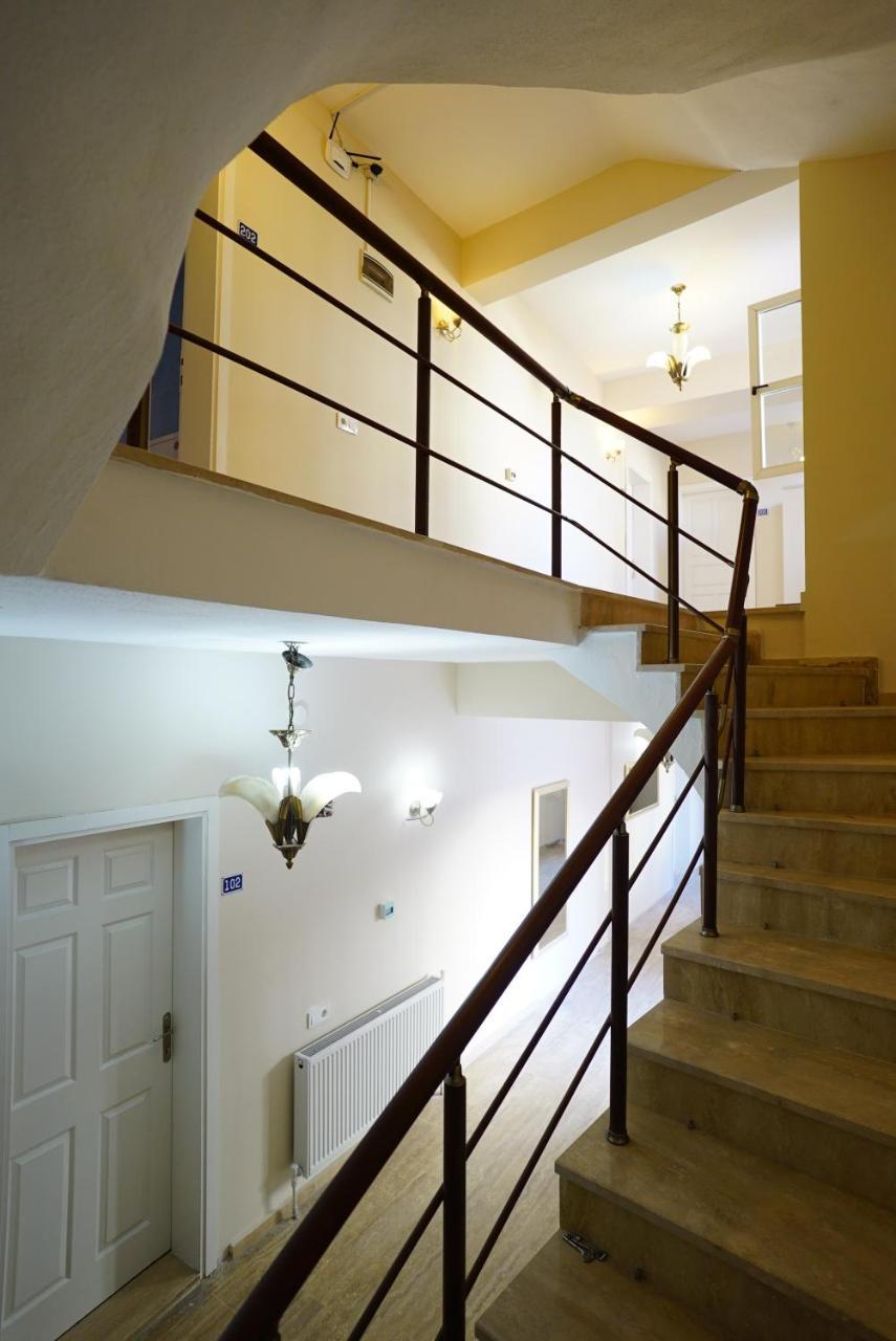 Lafontaine Konak Otel Мудания Екстериор снимка