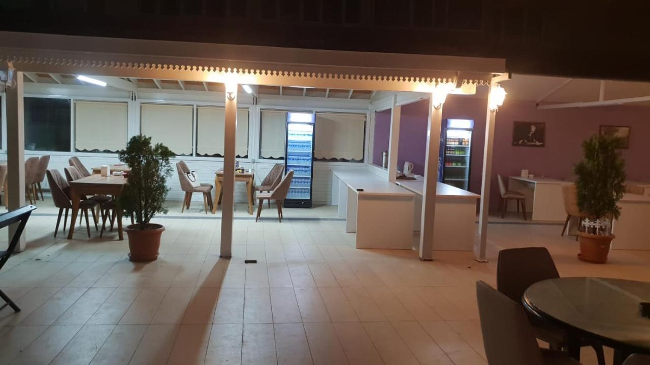 Lafontaine Konak Otel Мудания Екстериор снимка