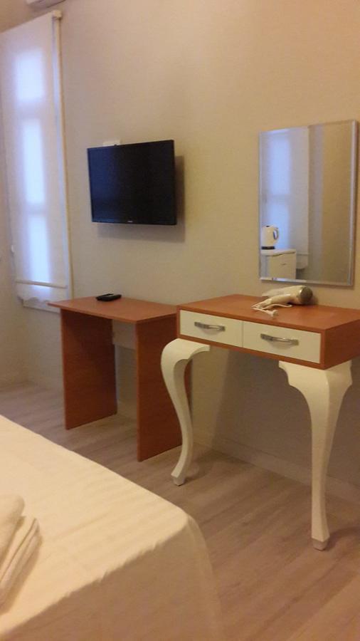 Lafontaine Konak Otel Мудания Екстериор снимка