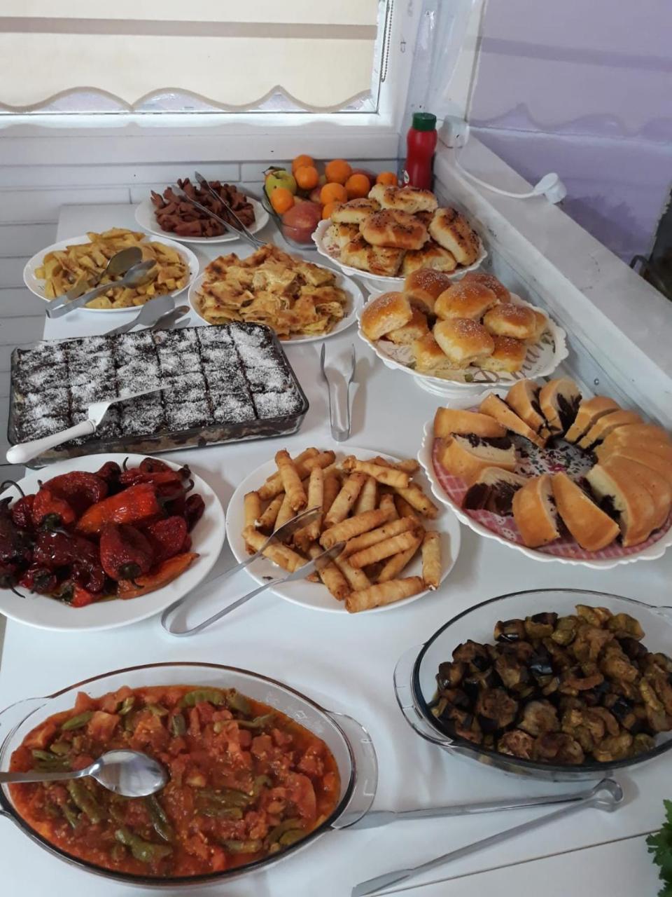 Lafontaine Konak Otel Мудания Екстериор снимка